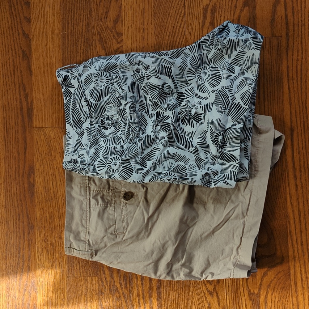 2 Old Navy Short Bundle, GUC